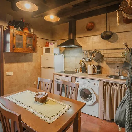 La Casa De Pollos Country house Turrubuelo